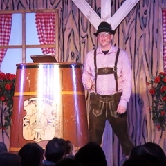 11.11. in der Linde: Durch das Programm führte Thomas Hill.