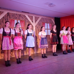 11.11. in der Linde: Einen Hüttentanz zeigte das Hofpeterballett unter der Leitung von Andrea Horn.