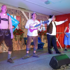 11.11. in der Linde: Die Gesangsnummer kam als Senner von Petershausen. Es sangen mit: Bernd und Dirk Mutter, Markus Deutinger und Wolfgang Sterk.