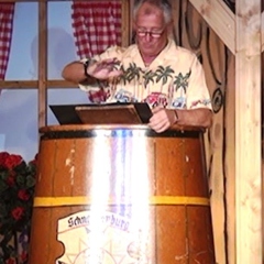 11.11. in der Linde: Der Gästebetreuer Gene Bruderhofer erzählte von seinem harten Beruf.