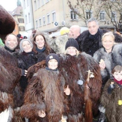 Schmutziger Donnerstag: Nach dem offiziellen Teil war noch einiges rund um das Schneeschreck-Auto los.