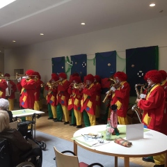 Schmutziger Donnerstag: Besuch beim Altenheim des Blarer-Hauses.