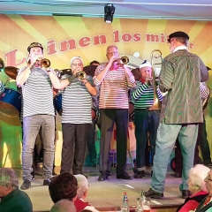 11.11. in der Linde: Den Abend eröffnete die Clowngruppe der Schneckenburg.