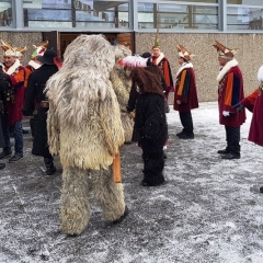 Schmutziger Donnerstag: Die Schneckenburg befreite die Gebhardschule.