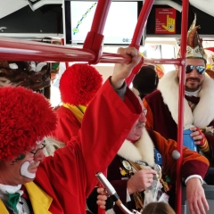 Schmutziger Donnerstag: Danach fuhr der Verein im Bus weiter.