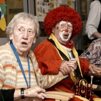 Rosenmontag Clowntag: Spielen in der Rosenau.