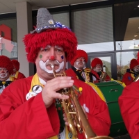Schmutziger Donnerstag: In der Zwischenzeit spielte die Clowngruppe.