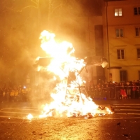 Verbrennung auf dem Stefansplatz: Die Puppe brannte.