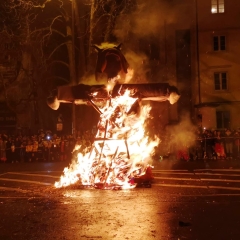 Verbrennung auf dem Stefansplatz: Die Puppe brannte.