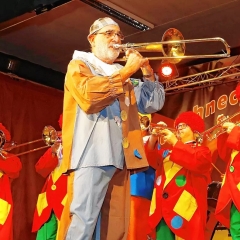 11.11. in der Walddorfschule:  Unter der Leitung von Gerd Zachenbacher.