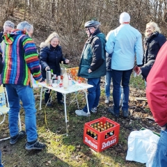 Narrenbaumholen in Hegne: Wanderpause im Wald.