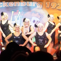 11.11. der Schneckenburg: Das Mädchenballett brillierte  mit "Swing it Ladies".