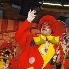 Frühschoppen im Konzil: Die Clowngruppe unter der Leitung von Gerd Zachenbacher.