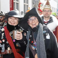 Schmutziger Donnerstag:  Der Räuber unterwegs in der Stadt.