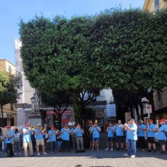 Clowngruppe in Neapel: Auftritt in Sorrent.