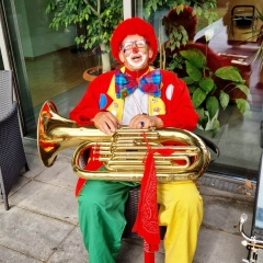 Schmutziger Donnerstag: Die Clowngruppe im Altersheim.