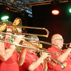 Ballett-Treffen Schneeschreck: Die Clowngruppe beim Auftritt.