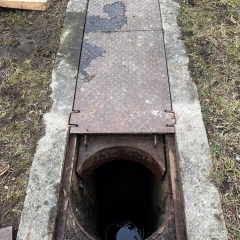 Narrenbaumstellen auf dem Gottmannplatz: Das Loch wurde ausgepumpt.