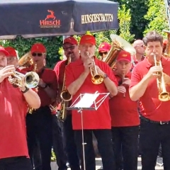 Die Clowngruppe spielte beim "Tag der offen Tür" bei der Niederburg am Pulverturm.