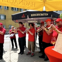 Die Clowngruppe spielte beim "Tag der offen Tür" bei der Niederburg am Pulverturm.