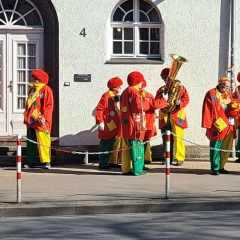 Rosenmontag mit der Clowngruppe: Nun konnte es los gehen.