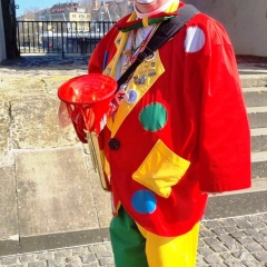 Rosenmontag mit der Clowngruppe: Nun konnte es los gehen.