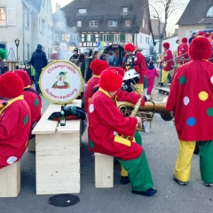 Rosenmontag mit der Clowngruppe: Auftritt auf der Insel Reichenau.