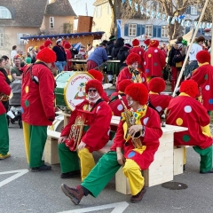 Rosenmontag mit der Clowngruppe: Auftritt auf der Insel Reichenau.