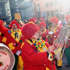 Umzug Konstanz: Nach dem Umzug herrschte noch eine tolle Stimmung auf dem Münsterplatz.