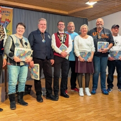 Die diesjährigen Jubilare der Schneckenburg. Die Orden wurden von Landvogt Manfred Knopf überreicht.
