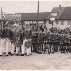 Zu jedem närrischen Anlass spielten die eigene Klepperlegarde und der Spielmannszug auf. Ein Bild von 1934.