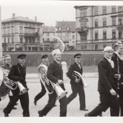 Umzug Fasnachtssonntag 1939: Zuerst ging es über den neuen Sternenplatz.